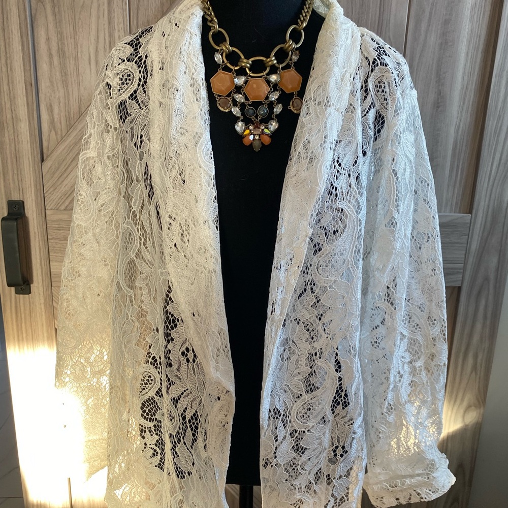 SHEIN White Lace Blazer